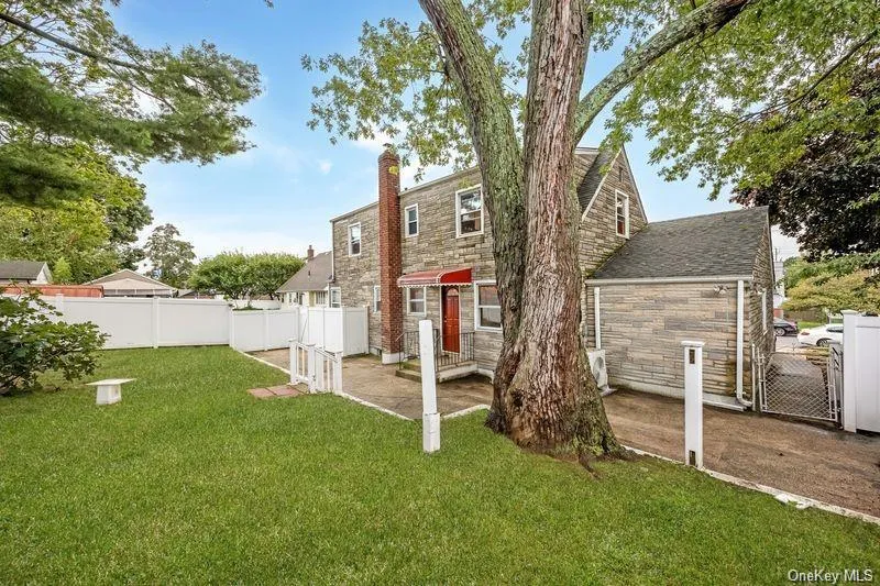89 Catherine Avenue, Hempstead, NY, 5 Bedrooms Bedrooms, 12 Rooms Rooms,3 BathroomsBathrooms,Residential,For Rent,Catherine,0,1060769 89 Catherine Avenue, Hempstead, NY, 5 Bedrooms Bedrooms, 12 Rooms Rooms,3 BathroomsBathrooms,Residential,For Rent,Catherine,0,1060769