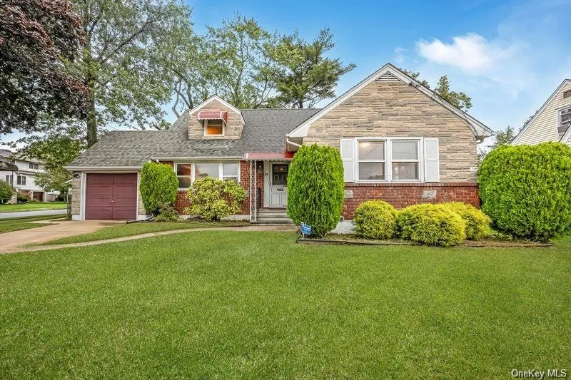 89 Catherine Avenue, Hempstead, NY, 5 Bedrooms Bedrooms, 12 Rooms Rooms,3 BathroomsBathrooms,Residential,For Rent,Catherine,0,1060769 89 Catherine Avenue, Hempstead, NY, 5 Bedrooms Bedrooms, 12 Rooms Rooms,3 BathroomsBathrooms,Residential,For Rent,Catherine,0,1060769