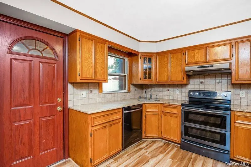89 Catherine Avenue, Hempstead, NY, 5 Bedrooms Bedrooms, 12 Rooms Rooms,3 BathroomsBathrooms,Residential,For Rent,Catherine,0,1060769 89 Catherine Avenue, Hempstead, NY, 5 Bedrooms Bedrooms, 12 Rooms Rooms,3 BathroomsBathrooms,Residential,For Rent,Catherine,0,1060769
