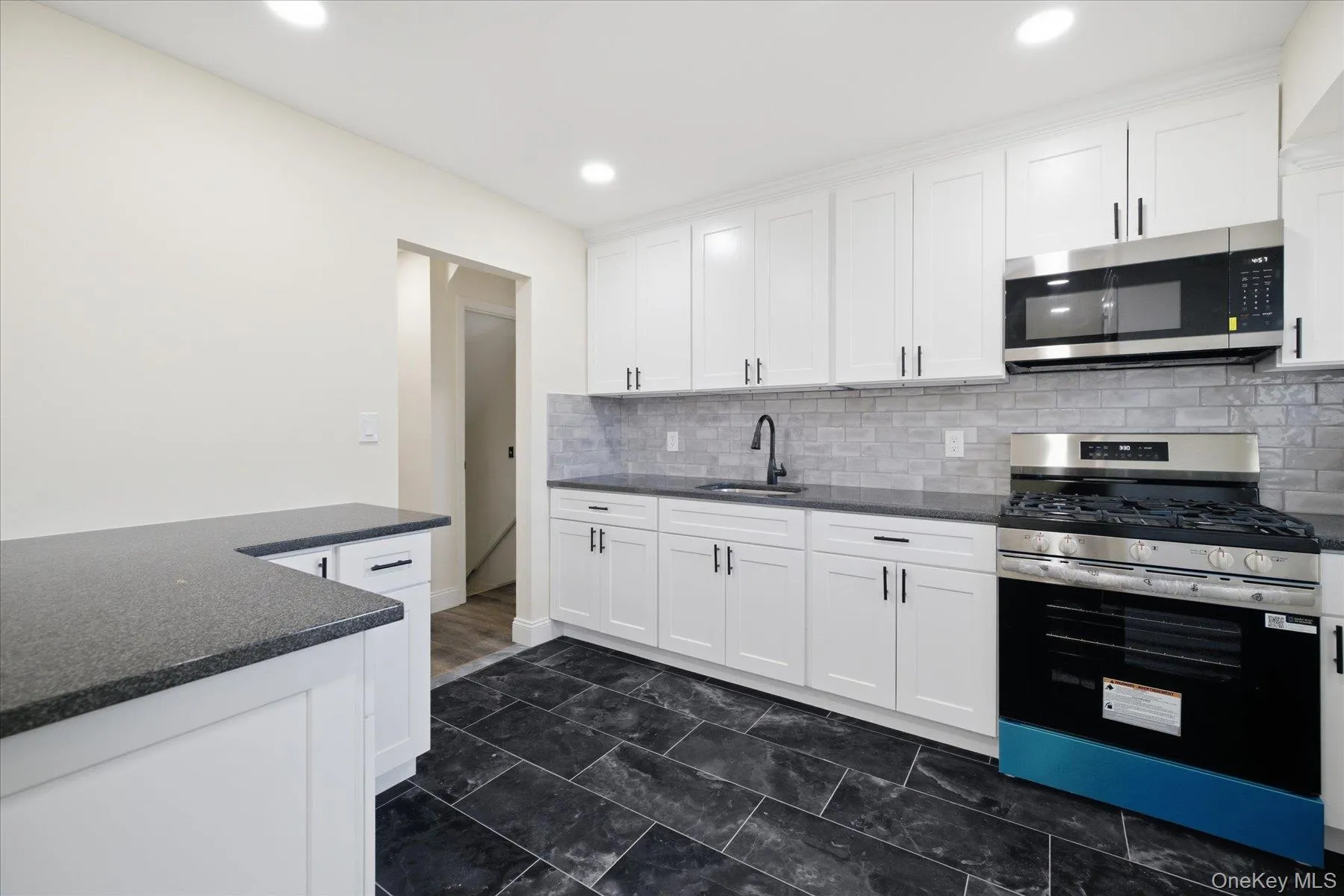 413 Greengrove Avenue, Hempstead, NY, 4 Bedrooms Bedrooms, 6 Rooms Rooms,2 BathroomsBathrooms,Residential,For Rent,Greengrove,0,1060774 413 Greengrove Avenue, Hempstead, NY, 4 Bedrooms Bedrooms, 6 Rooms Rooms,2 BathroomsBathrooms,Residential,For Rent,Greengrove,0,1060774