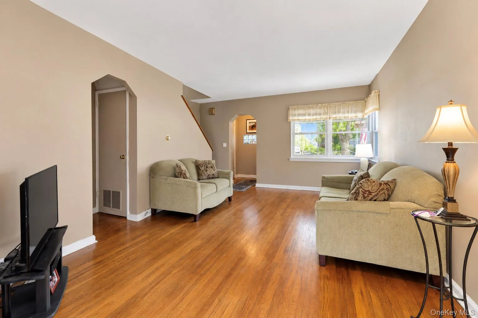 208 First Street, Yonkers, NY, 2 Bedrooms Bedrooms, 5 Rooms Rooms,1 BathroomBathrooms,Residential,For Rent,First,0,1060780 208 First Street, Yonkers, NY, 2 Bedrooms Bedrooms, 5 Rooms Rooms,1 BathroomBathrooms,Residential,For Rent,First,0,1060780