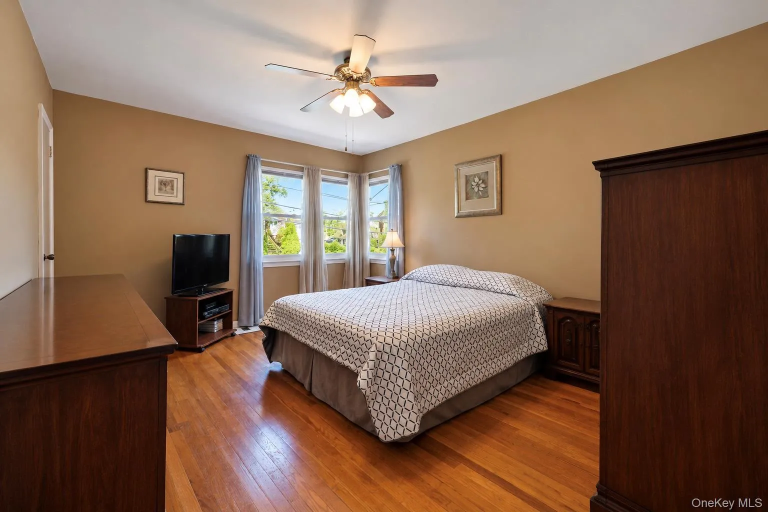 208 First Street, Yonkers, NY, 2 Bedrooms Bedrooms, 5 Rooms Rooms,1 BathroomBathrooms,Residential,For Rent,First,0,1060780 208 First Street, Yonkers, NY, 2 Bedrooms Bedrooms, 5 Rooms Rooms,1 BathroomBathrooms,Residential,For Rent,First,0,1060780