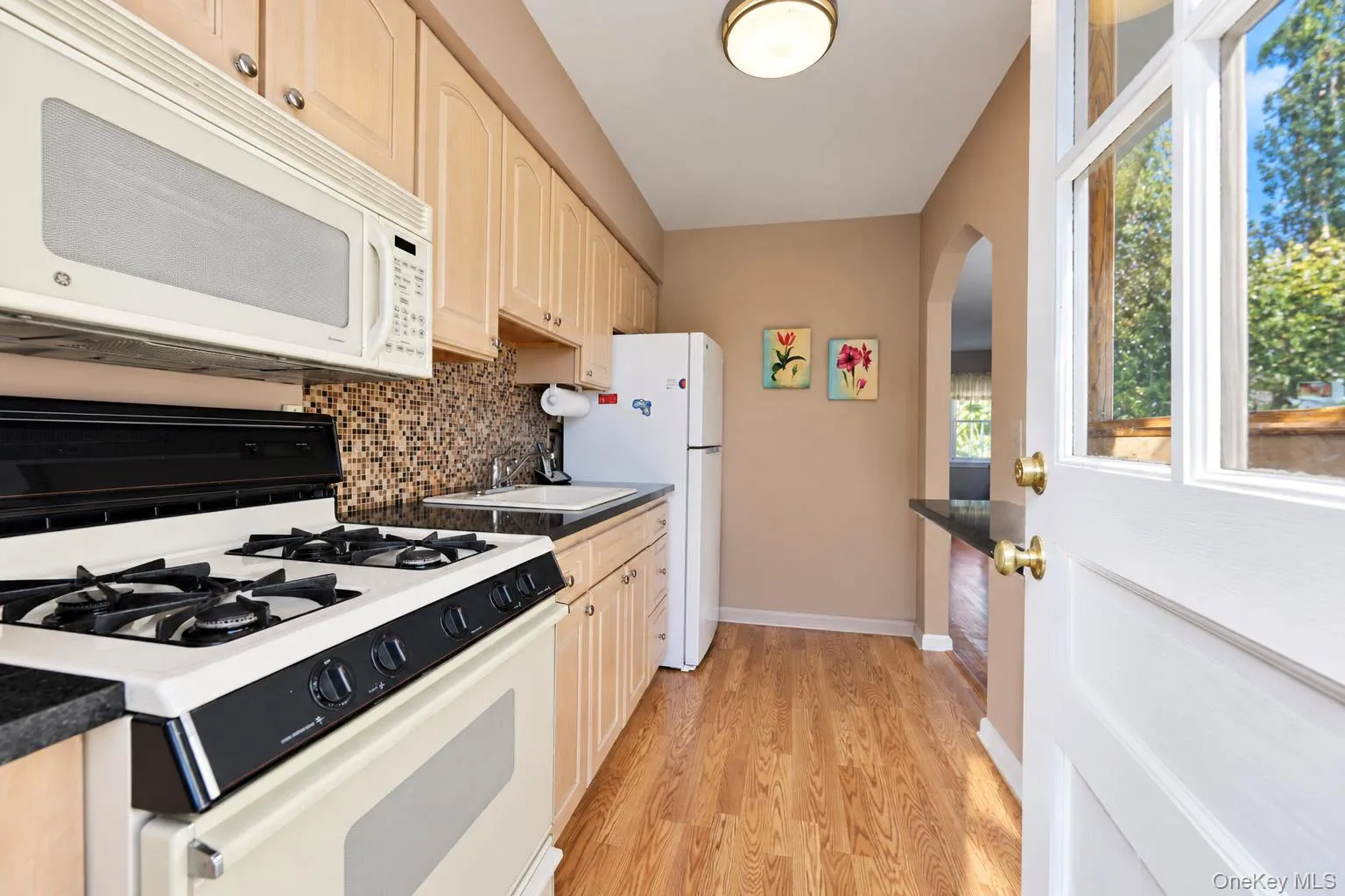 208 First Street, Yonkers, NY, 2 Bedrooms Bedrooms, 5 Rooms Rooms,1 BathroomBathrooms,Residential,For Rent,First,0,1060780 208 First Street, Yonkers, NY, 2 Bedrooms Bedrooms, 5 Rooms Rooms,1 BathroomBathrooms,Residential,For Rent,First,0,1060780