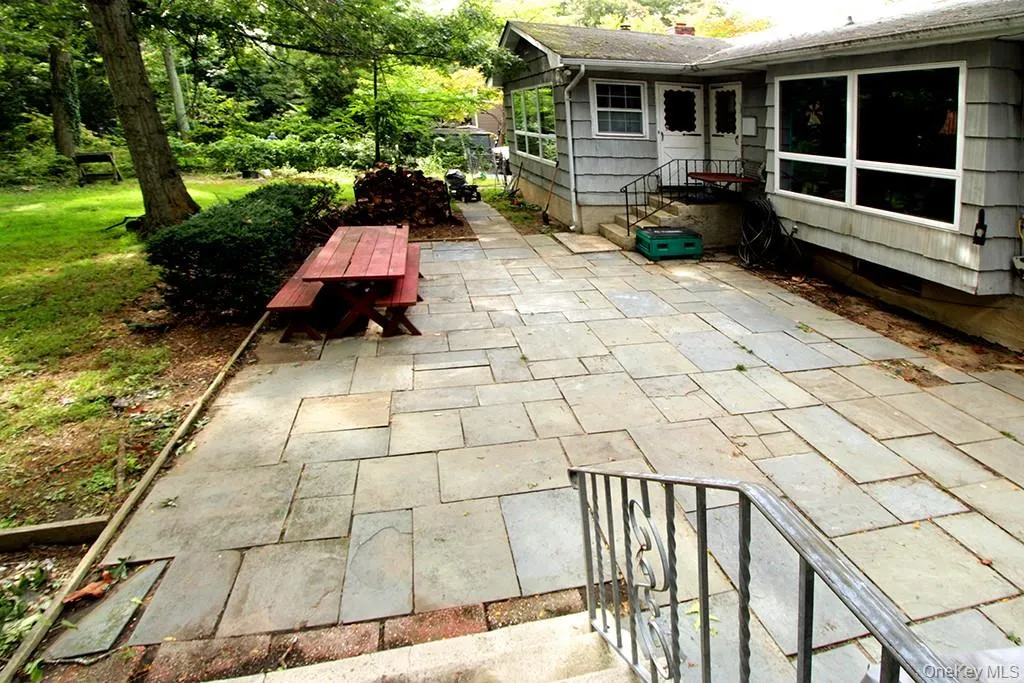 16 Argyle Place, Smithtown, NY, 4 Bedrooms Bedrooms, 9 Rooms Rooms,3 BathroomsBathrooms,Residential,For Rent,Argyle,0,1060784 16 Argyle Place, Smithtown, NY, 4 Bedrooms Bedrooms, 9 Rooms Rooms,3 BathroomsBathrooms,Residential,For Rent,Argyle,0,1060784