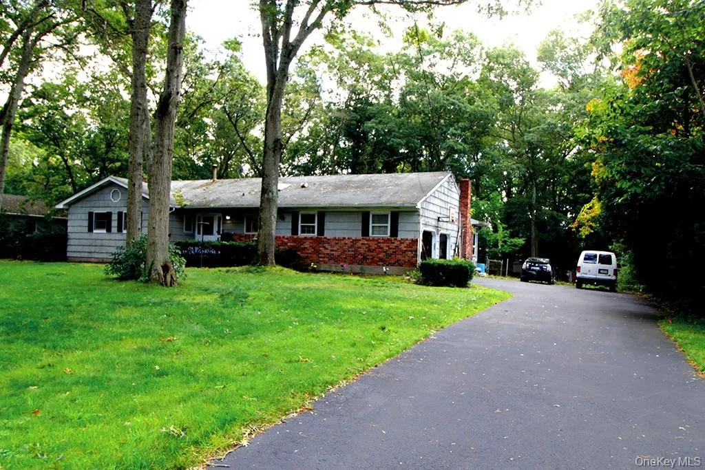 16 Argyle Place, Smithtown, NY, 4 Bedrooms Bedrooms, 9 Rooms Rooms,3 BathroomsBathrooms,Residential,For Rent,Argyle,0,1060784 16 Argyle Place, Smithtown, NY, 4 Bedrooms Bedrooms, 9 Rooms Rooms,3 BathroomsBathrooms,Residential,For Rent,Argyle,0,1060784