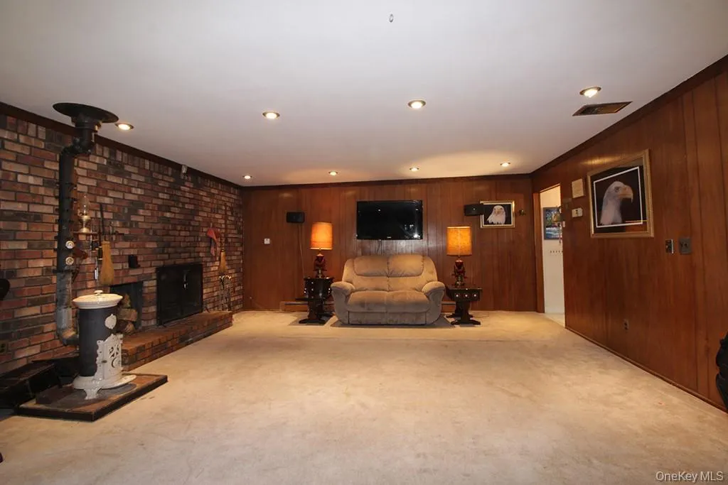 16 Argyle Place, Smithtown, NY, 4 Bedrooms Bedrooms, 9 Rooms Rooms,3 BathroomsBathrooms,Residential,For Rent,Argyle,0,1060784 16 Argyle Place, Smithtown, NY, 4 Bedrooms Bedrooms, 9 Rooms Rooms,3 BathroomsBathrooms,Residential,For Rent,Argyle,0,1060784