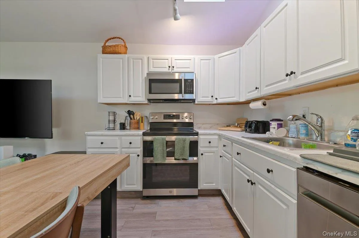 30 Ormond Avenue, Brookhaven, NY, 2 Bedrooms Bedrooms, 4 Rooms Rooms,1 BathroomBathrooms,Residential,For Rent,Ormond,0,1060785 30 Ormond Avenue, Brookhaven, NY, 2 Bedrooms Bedrooms, 4 Rooms Rooms,1 BathroomBathrooms,Residential,For Rent,Ormond,0,1060785