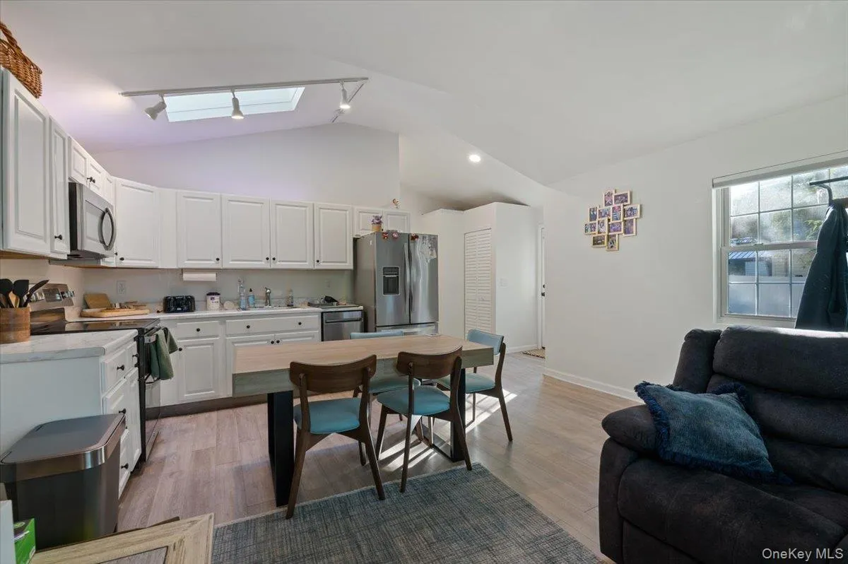 30 Ormond Avenue, Brookhaven, NY, 2 Bedrooms Bedrooms, 4 Rooms Rooms,1 BathroomBathrooms,Residential,For Rent,Ormond,0,1060785 30 Ormond Avenue, Brookhaven, NY, 2 Bedrooms Bedrooms, 4 Rooms Rooms,1 BathroomBathrooms,Residential,For Rent,Ormond,0,1060785