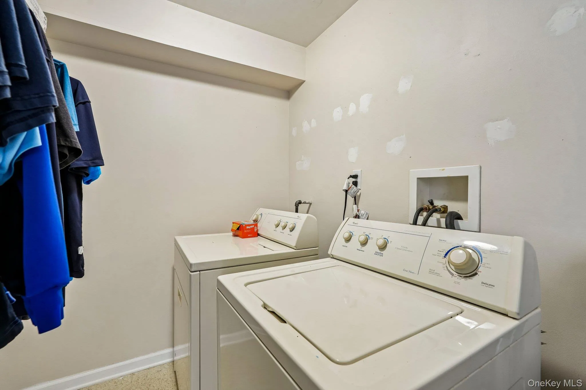 Dedicated laundry room on 1st floor. Dedicated laundry room on 1st floor.