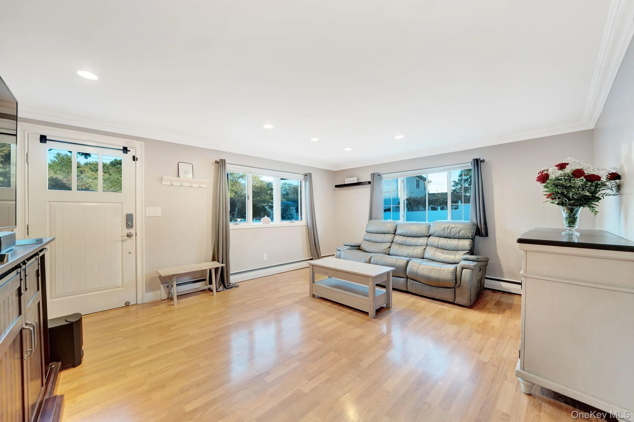 629 East Drive, Babylon, NY, 3 Bedrooms Bedrooms, 6 Rooms Rooms,1 BathroomBathrooms,Residential,For Rent,East,0,1060790 629 East Drive, Babylon, NY, 3 Bedrooms Bedrooms, 6 Rooms Rooms,1 BathroomBathrooms,Residential,For Rent,East,0,1060790