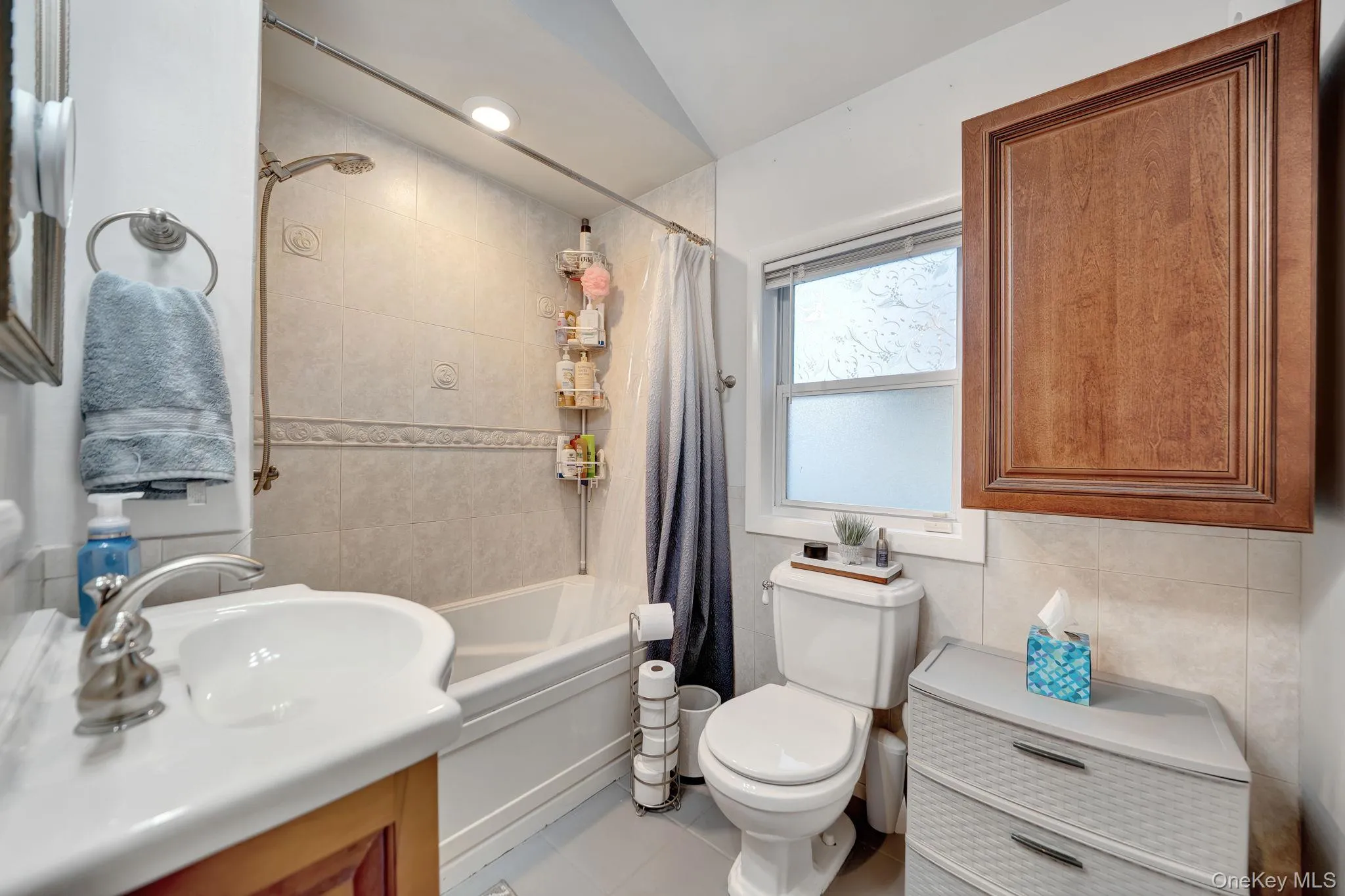 629 East Drive, Babylon, NY, 3 Bedrooms Bedrooms, 6 Rooms Rooms,1 BathroomBathrooms,Residential,For Rent,East,0,1060790 629 East Drive, Babylon, NY, 3 Bedrooms Bedrooms, 6 Rooms Rooms,1 BathroomBathrooms,Residential,For Rent,East,0,1060790