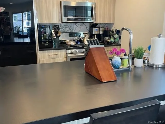 69 Rochester Avenue, Long Beach, NY, 2 Bedroom Bedrooms, 3 Room Rooms,2 BathroomBathrooms,Residential Lease,For Rent,Rochester,0,1060793 69 Rochester Avenue, Long Beach, NY, 2 Bedroom Bedrooms, 3 Room Rooms,2 BathroomBathrooms,Residential Lease,For Rent,Rochester,0,1060793