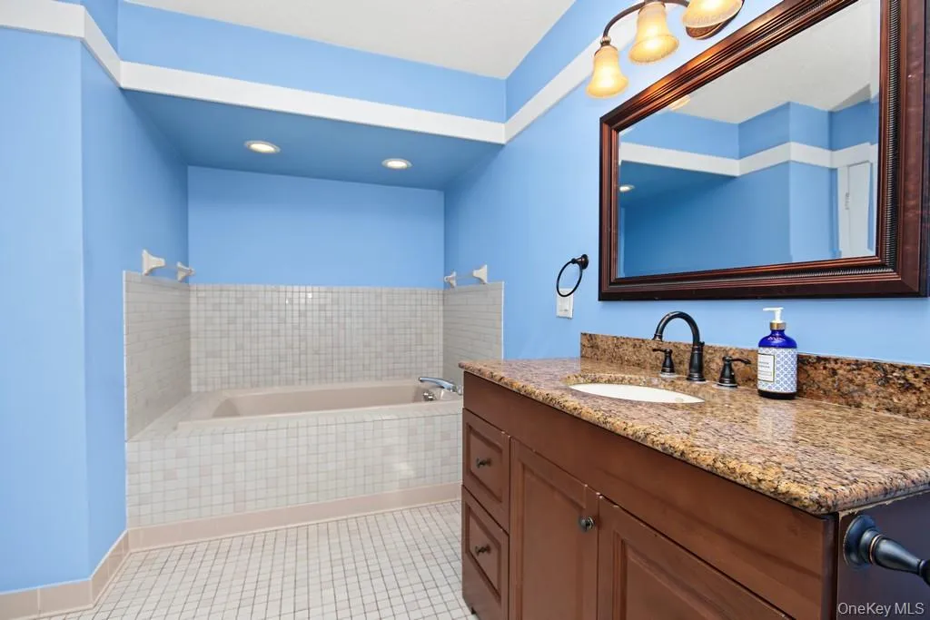 Primary Bathroom has a bathtub Primary Bathroom has a bathtub