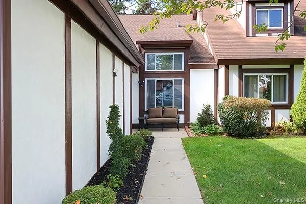 133 Fieldstone Court, Brookhaven, NY, 2 Bedrooms Bedrooms, 5 Rooms Rooms,1 BathroomBathrooms,Residential,For Rent,Fieldstone,0,1060799 133 Fieldstone Court, Brookhaven, NY, 2 Bedrooms Bedrooms, 5 Rooms Rooms,1 BathroomBathrooms,Residential,For Rent,Fieldstone,0,1060799