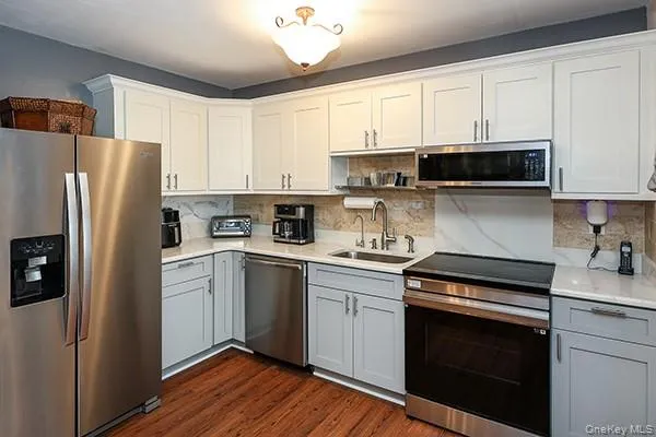 133 Fieldstone Court, Brookhaven, NY, 2 Bedrooms Bedrooms, 5 Rooms Rooms,1 BathroomBathrooms,Residential,For Rent,Fieldstone,0,1060799 133 Fieldstone Court, Brookhaven, NY, 2 Bedrooms Bedrooms, 5 Rooms Rooms,1 BathroomBathrooms,Residential,For Rent,Fieldstone,0,1060799