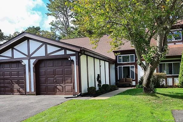 133 Fieldstone Court, Brookhaven, NY, 2 Bedrooms Bedrooms, 5 Rooms Rooms,1 BathroomBathrooms,Residential,For Rent,Fieldstone,0,1060799 133 Fieldstone Court, Brookhaven, NY, 2 Bedrooms Bedrooms, 5 Rooms Rooms,1 BathroomBathrooms,Residential,For Rent,Fieldstone,0,1060799