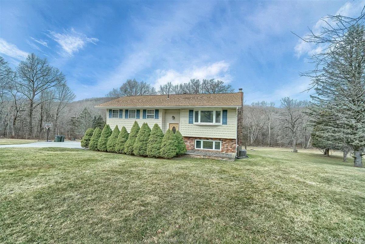 25 Emily Lane, Blooming Grove, NY, 3 Bedroom Bedrooms, 7 Room Rooms,2 BathroomBathrooms,Residential Lease,For Rent,Emily,0,1060806 25 Emily Lane, Blooming Grove, NY, 3 Bedroom Bedrooms, 7 Room Rooms,2 BathroomBathrooms,Residential Lease,For Rent,Emily,0,1060806