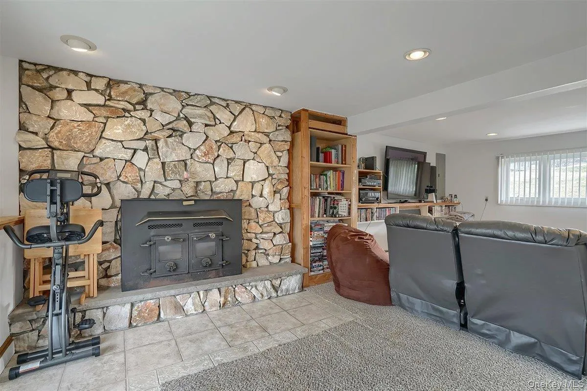 25 Emily Lane, Blooming Grove, NY, 3 Bedroom Bedrooms, 7 Room Rooms,2 BathroomBathrooms,Residential Lease,For Rent,Emily,0,1060806 25 Emily Lane, Blooming Grove, NY, 3 Bedroom Bedrooms, 7 Room Rooms,2 BathroomBathrooms,Residential Lease,For Rent,Emily,0,1060806