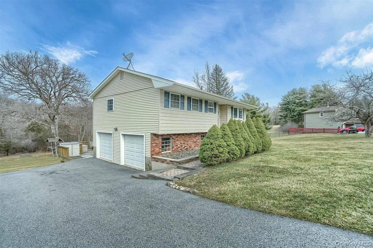 25 Emily Lane, Blooming Grove, NY, 3 Bedroom Bedrooms, 7 Room Rooms,2 BathroomBathrooms,Residential Lease,For Rent,Emily,0,1060806 25 Emily Lane, Blooming Grove, NY, 3 Bedroom Bedrooms, 7 Room Rooms,2 BathroomBathrooms,Residential Lease,For Rent,Emily,0,1060806