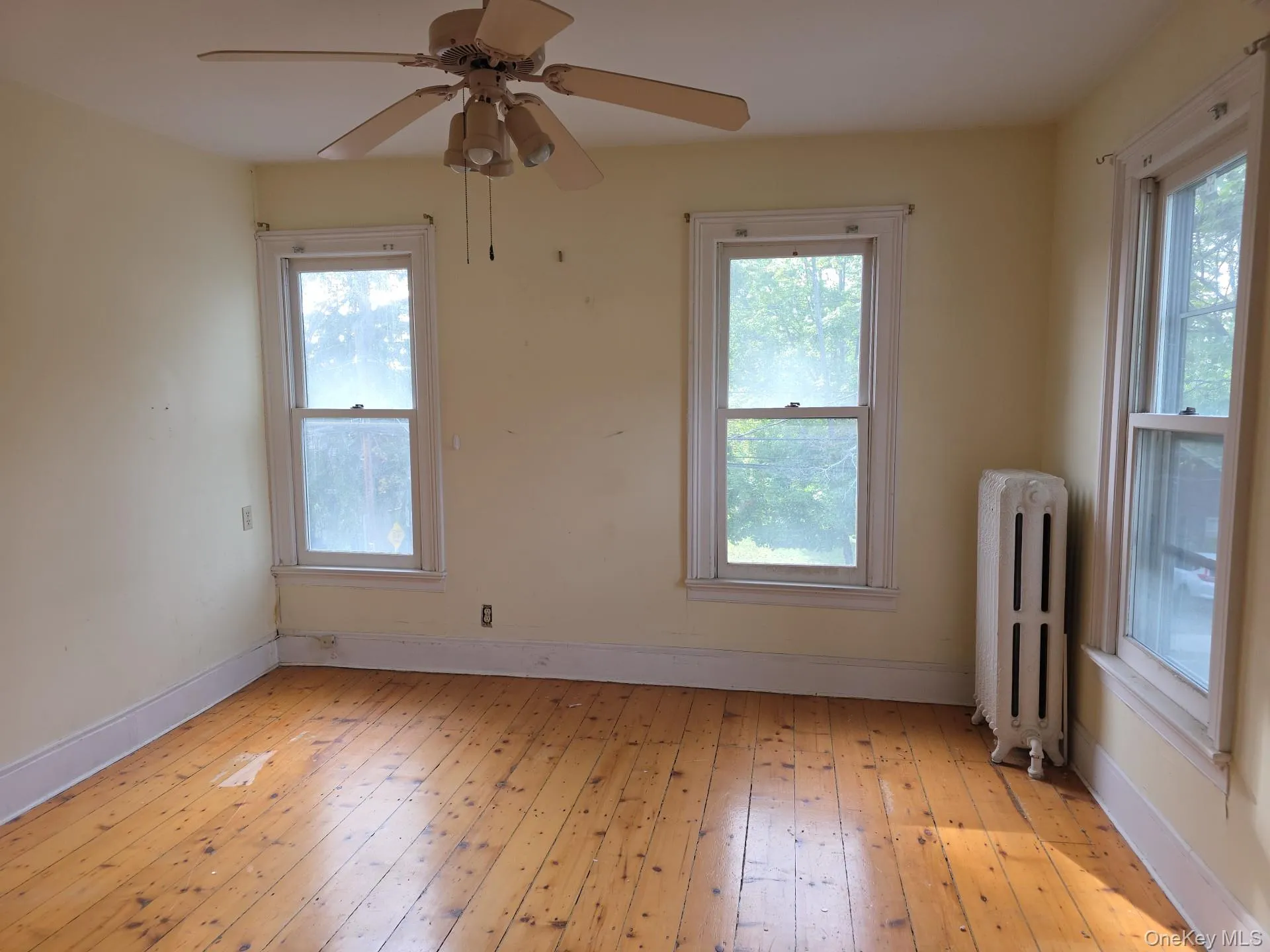 405 High Street, Brookhaven, NY, 3 Bedrooms Bedrooms, 7 Rooms Rooms,1 BathroomBathrooms,Residential,For Rent,High,0,1060810 405 High Street, Brookhaven, NY, 3 Bedrooms Bedrooms, 7 Rooms Rooms,1 BathroomBathrooms,Residential,For Rent,High,0,1060810