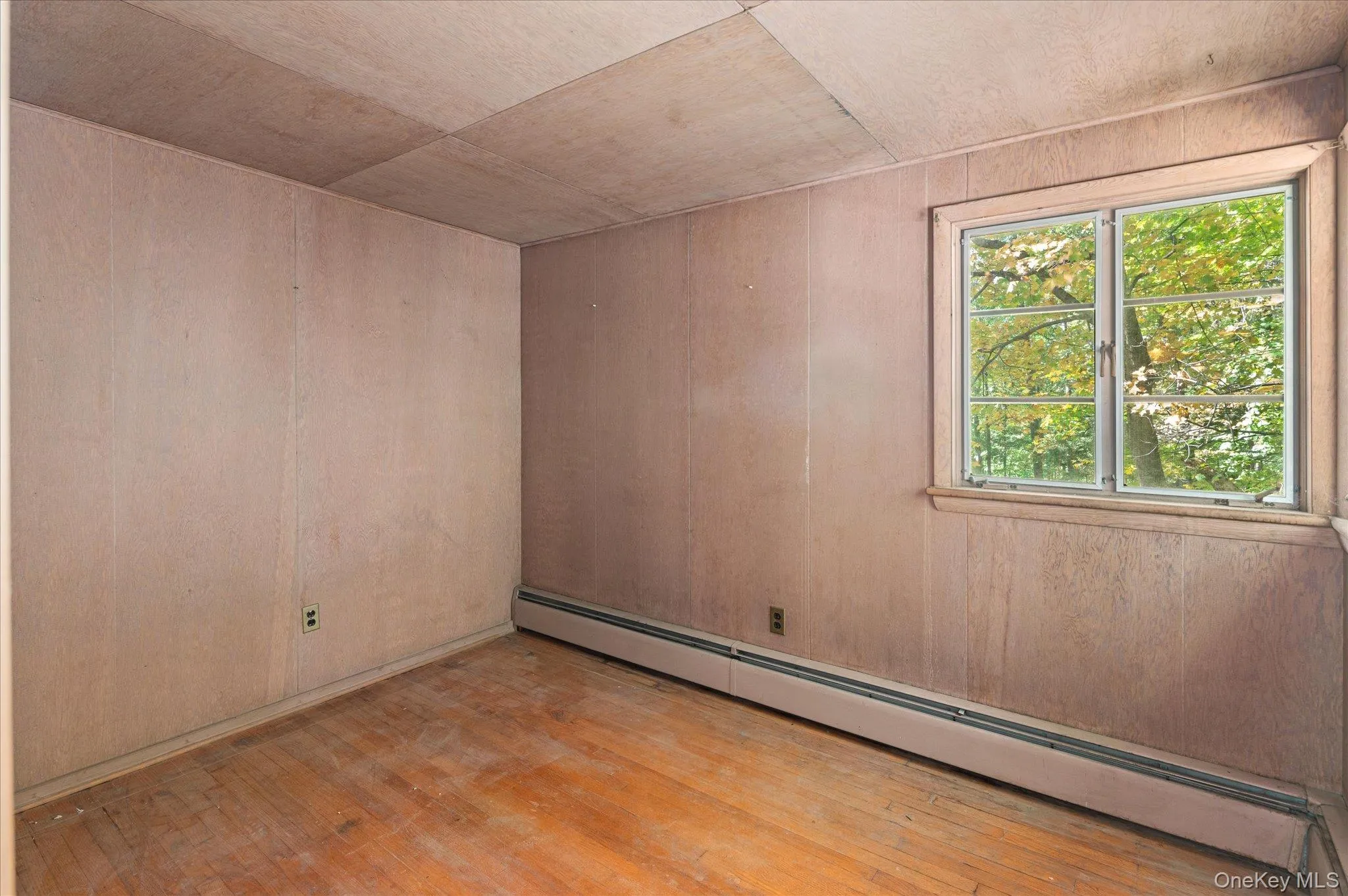 A second bedroom tucked under the treetops A second bedroom tucked under the treetops