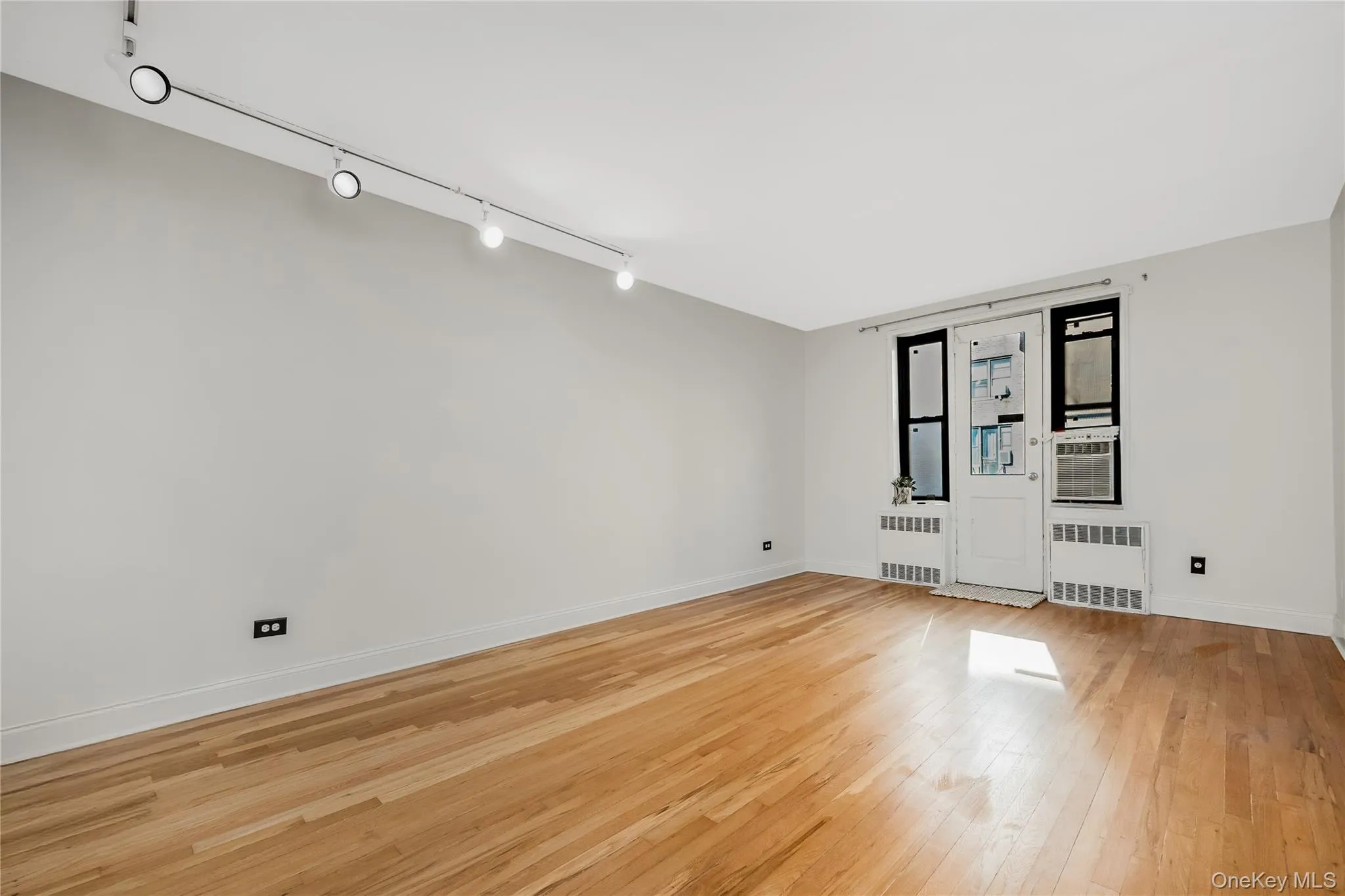 150-11 72nd Road, New York, NY, 2 Bedrooms Bedrooms, 5 Rooms Rooms,1 BathroomBathrooms,Residential,For Rent,72nd,0,1060832 150-11 72nd Road, New York, NY, 2 Bedrooms Bedrooms, 5 Rooms Rooms,1 BathroomBathrooms,Residential,For Rent,72nd,0,1060832