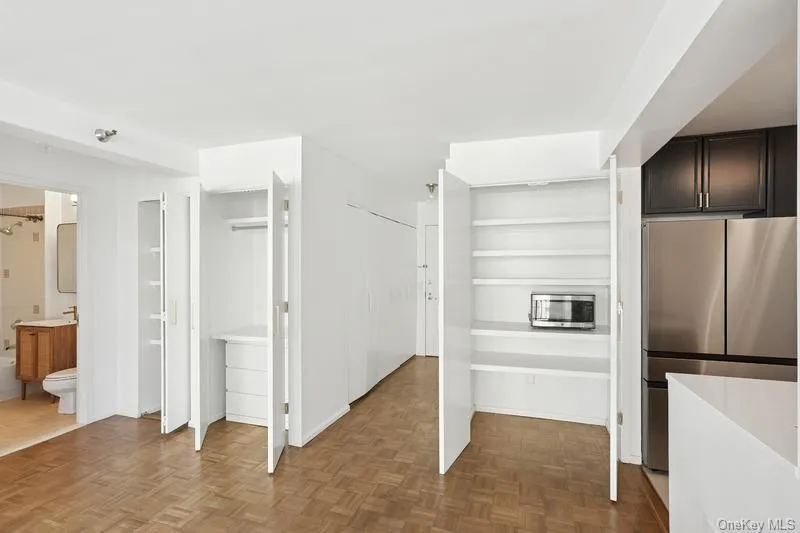 474 48th Avenue, New York, NY, 2 Bedroom Bedrooms, 4 Room Rooms,1 BathroomBathrooms,Residential Lease,For Rent,48th,0,1060835 474 48th Avenue, New York, NY, 2 Bedroom Bedrooms, 4 Room Rooms,1 BathroomBathrooms,Residential Lease,For Rent,48th,0,1060835