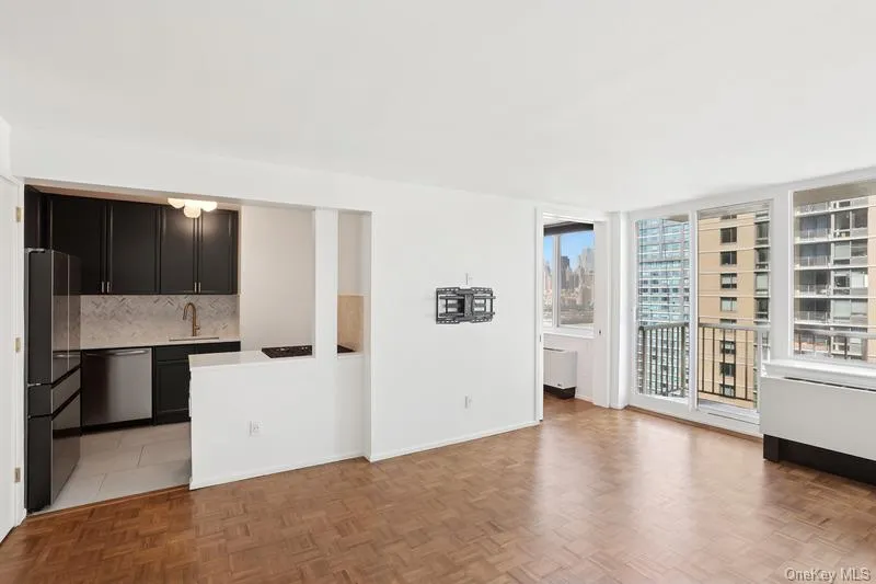 474 48th Avenue, New York, NY, 2 Bedroom Bedrooms, 4 Room Rooms,1 BathroomBathrooms,Residential Lease,For Rent,48th,0,1060835 474 48th Avenue, New York, NY, 2 Bedroom Bedrooms, 4 Room Rooms,1 BathroomBathrooms,Residential Lease,For Rent,48th,0,1060835