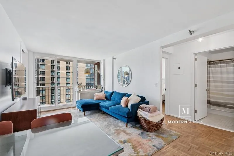 474 48th Avenue, New York, NY, 2 Bedroom Bedrooms, 4 Room Rooms,1 BathroomBathrooms,Residential Lease,For Rent,48th,0,1060835 474 48th Avenue, New York, NY, 2 Bedroom Bedrooms, 4 Room Rooms,1 BathroomBathrooms,Residential Lease,For Rent,48th,0,1060835