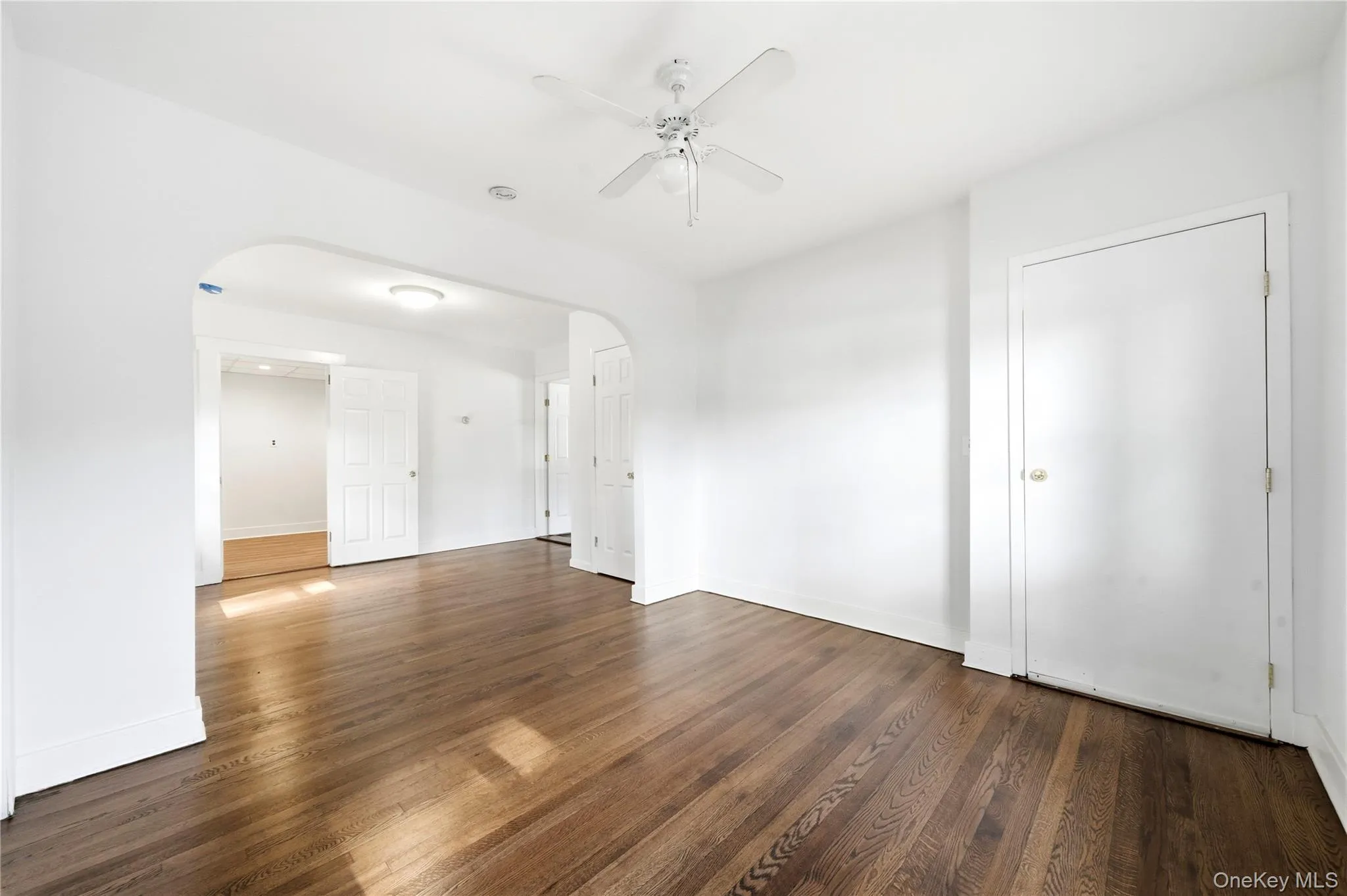 99 Wall Street, Huntington, NY, 3 Bedroom Bedrooms, 7 Room Rooms,2 BathroomBathrooms,Residential Lease,For Rent,Wall,0,1060842 99 Wall Street, Huntington, NY, 3 Bedroom Bedrooms, 7 Room Rooms,2 BathroomBathrooms,Residential Lease,For Rent,Wall,0,1060842