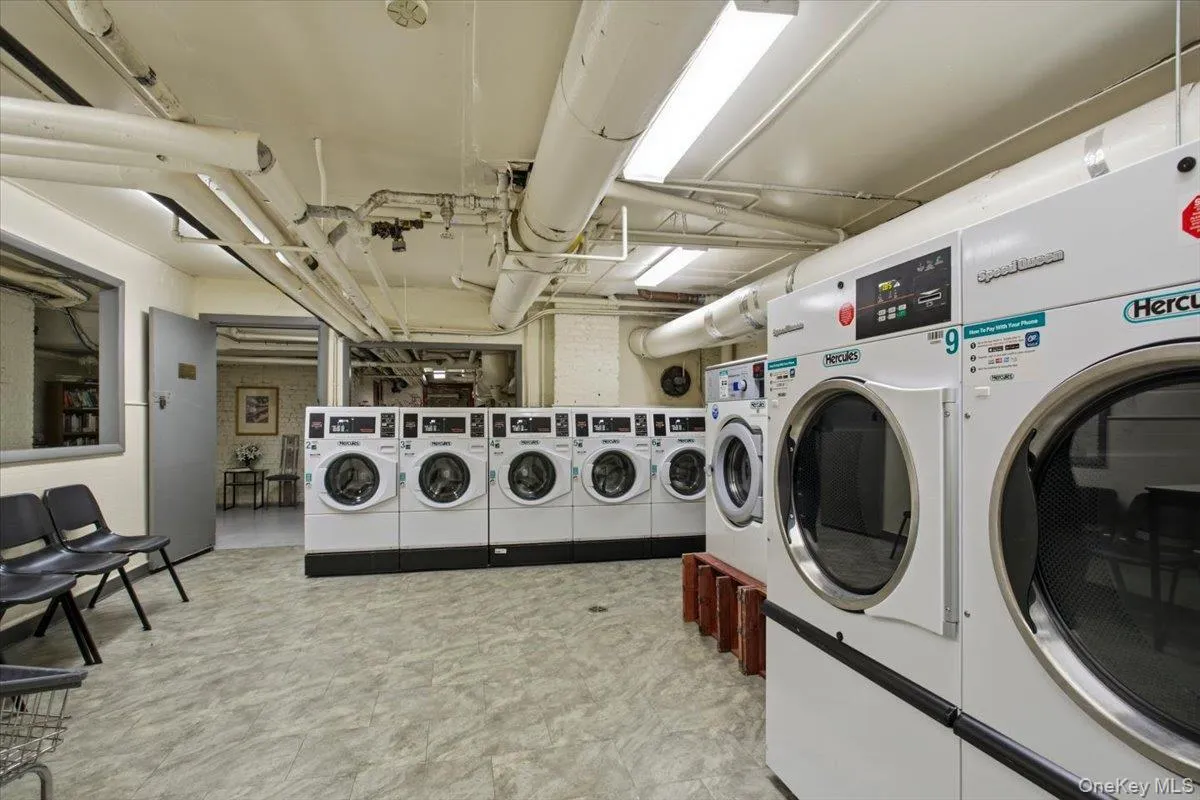 27 Central Avenue, Greenburgh, NY, 2 Bedrooms Bedrooms, 4 Rooms Rooms,1 BathroomBathrooms,Residential,For Rent,Central,0,1060843 27 Central Avenue, Greenburgh, NY, 2 Bedrooms Bedrooms, 4 Rooms Rooms,1 BathroomBathrooms,Residential,For Rent,Central,0,1060843