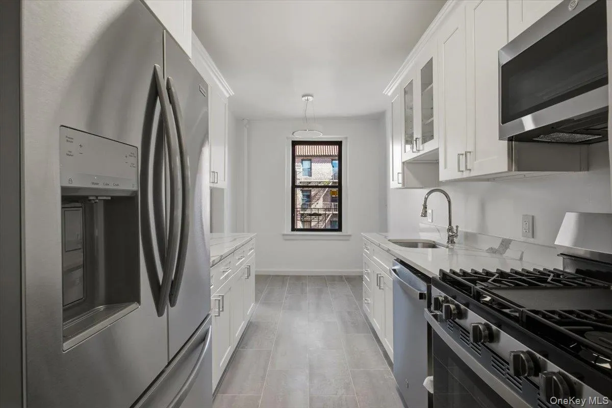 27 Central Avenue, Greenburgh, NY, 2 Bedrooms Bedrooms, 4 Rooms Rooms,1 BathroomBathrooms,Residential,For Rent,Central,0,1060843 27 Central Avenue, Greenburgh, NY, 2 Bedrooms Bedrooms, 4 Rooms Rooms,1 BathroomBathrooms,Residential,For Rent,Central,0,1060843