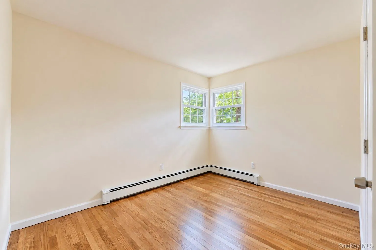 124 Officials Avenue, Islip, NY, 5 Bedrooms Bedrooms, 8 Rooms Rooms,1 BathroomBathrooms,Residential,For Rent,Officials,0,1060854 124 Officials Avenue, Islip, NY, 5 Bedrooms Bedrooms, 8 Rooms Rooms,1 BathroomBathrooms,Residential,For Rent,Officials,0,1060854