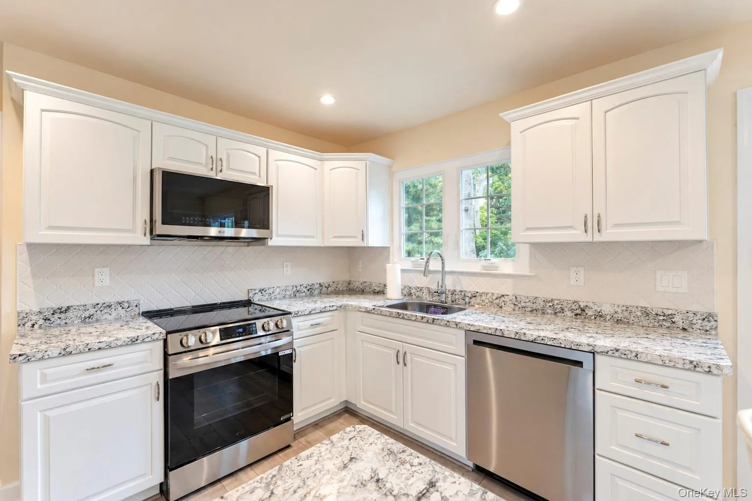 124 Officials Avenue, Islip, NY, 5 Bedrooms Bedrooms, 8 Rooms Rooms,1 BathroomBathrooms,Residential,For Rent,Officials,0,1060854 124 Officials Avenue, Islip, NY, 5 Bedrooms Bedrooms, 8 Rooms Rooms,1 BathroomBathrooms,Residential,For Rent,Officials,0,1060854