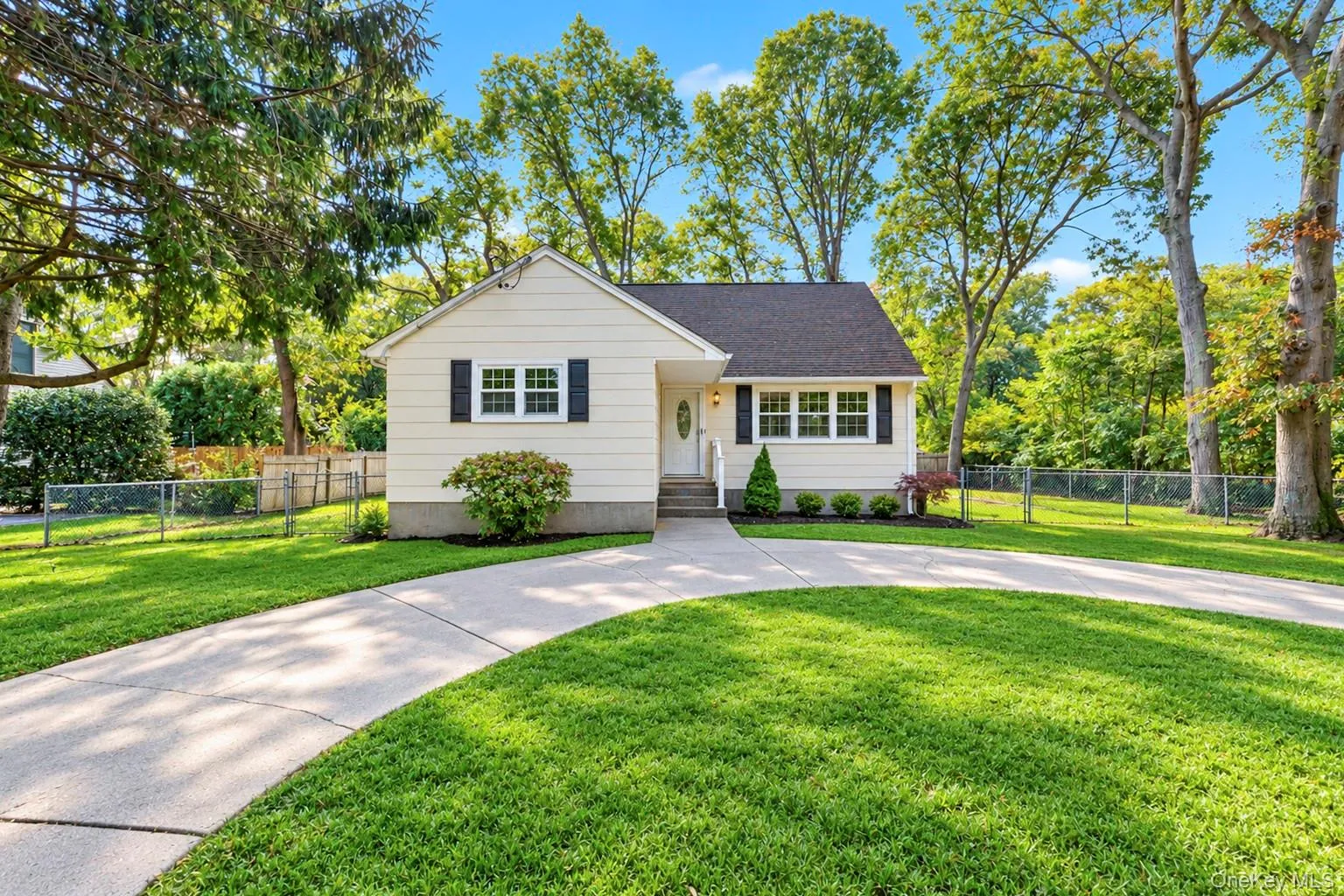 124 Officials Avenue, Islip, NY, 5 Bedrooms Bedrooms, 8 Rooms Rooms,1 BathroomBathrooms,Residential,For Rent,Officials,0,1060854 124 Officials Avenue, Islip, NY, 5 Bedrooms Bedrooms, 8 Rooms Rooms,1 BathroomBathrooms,Residential,For Rent,Officials,0,1060854