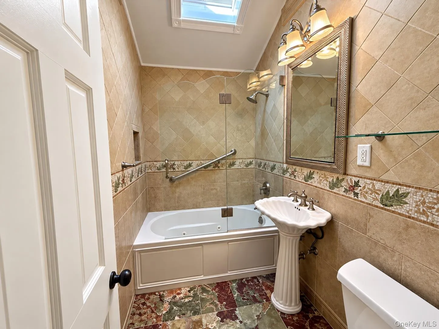Full Bathroom Full Bathroom