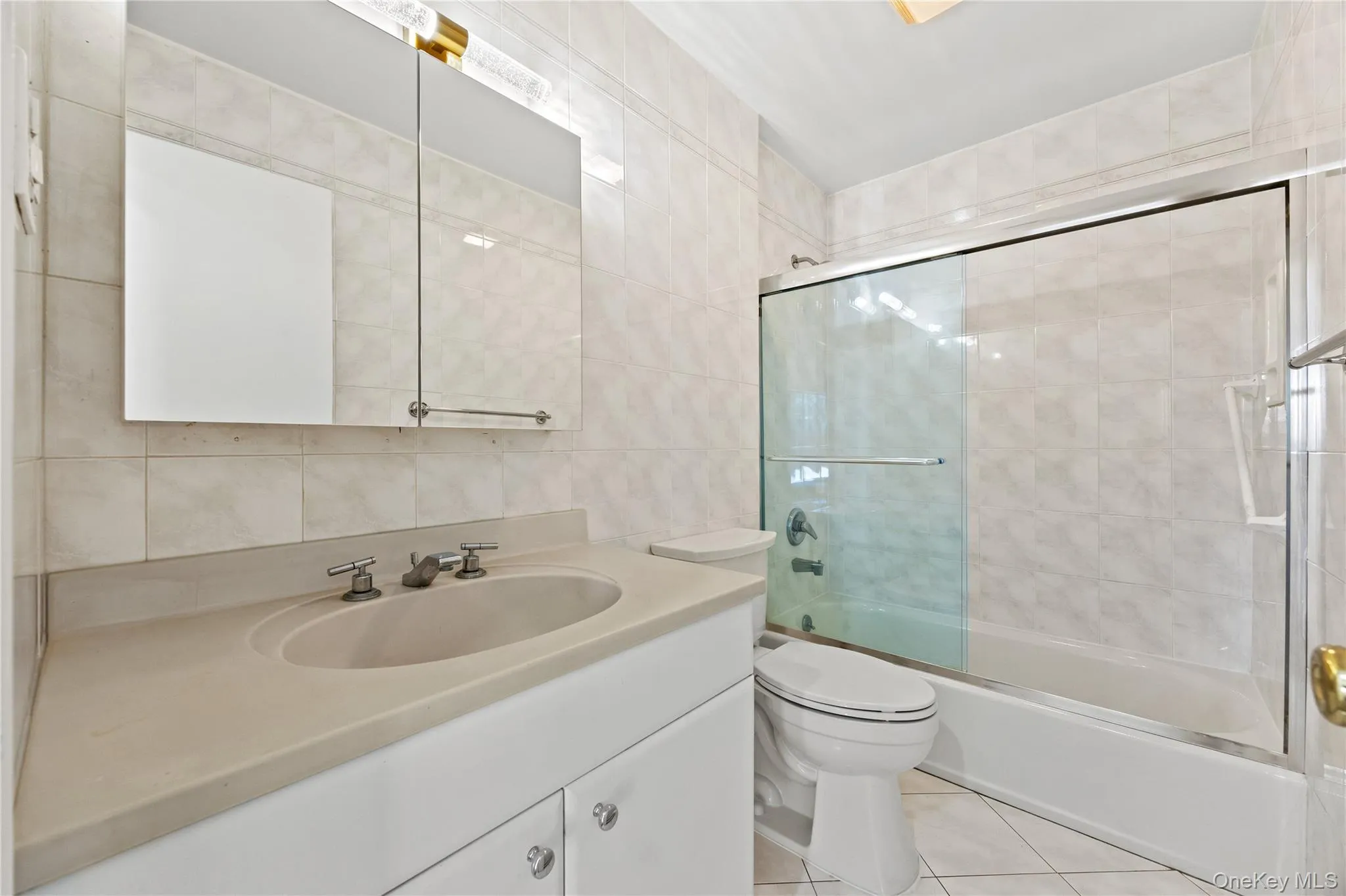 39 Deer Path Lane, Oyster Bay, NY, 3 Bedrooms Bedrooms, 6 Rooms Rooms,3 BathroomsBathrooms,Residential Lease,For Rent,Deer Path,0,1060870 39 Deer Path Lane, Oyster Bay, NY, 3 Bedrooms Bedrooms, 6 Rooms Rooms,3 BathroomsBathrooms,Residential Lease,For Rent,Deer Path,0,1060870