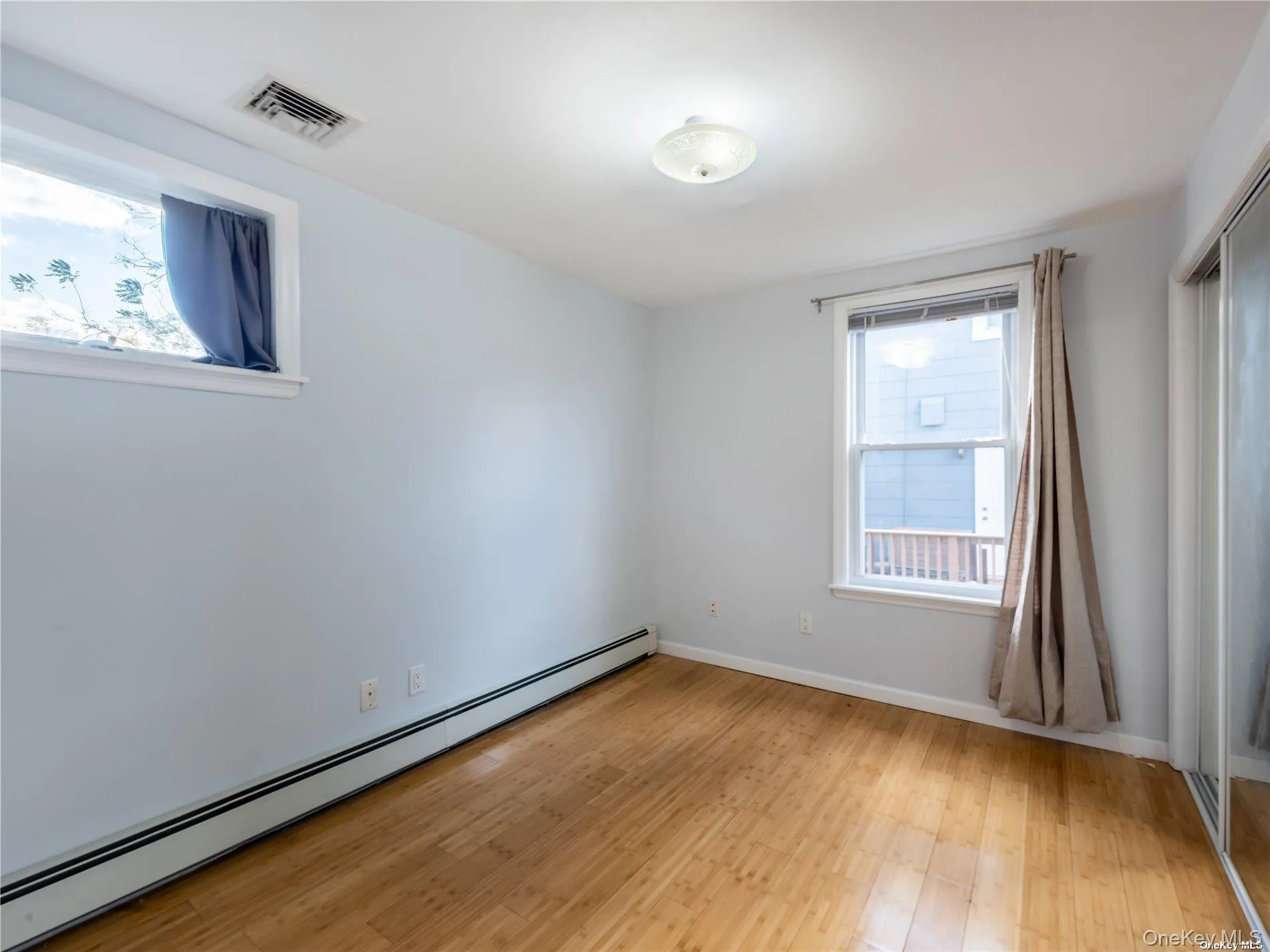 18 Third Avenue, North Hempstead, NY, 2 Bedroom Bedrooms, 3 Room Rooms,1 BathroomBathrooms,Residential Lease,For Rent,Third,0,1060875 18 Third Avenue, North Hempstead, NY, 2 Bedroom Bedrooms, 3 Room Rooms,1 BathroomBathrooms,Residential Lease,For Rent,Third,0,1060875