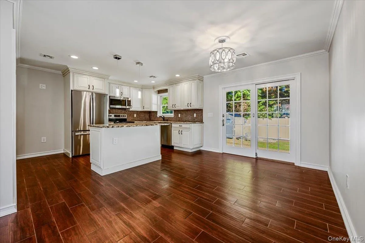 146 Saint Marks Place, Oyster Bay, NY, 3 Bedroom Bedrooms, 7 Room Rooms,1 BathroomBathrooms,Residential Lease,For Rent,Saint Marks,0,1060876 146 Saint Marks Place, Oyster Bay, NY, 3 Bedroom Bedrooms, 7 Room Rooms,1 BathroomBathrooms,Residential Lease,For Rent,Saint Marks,0,1060876