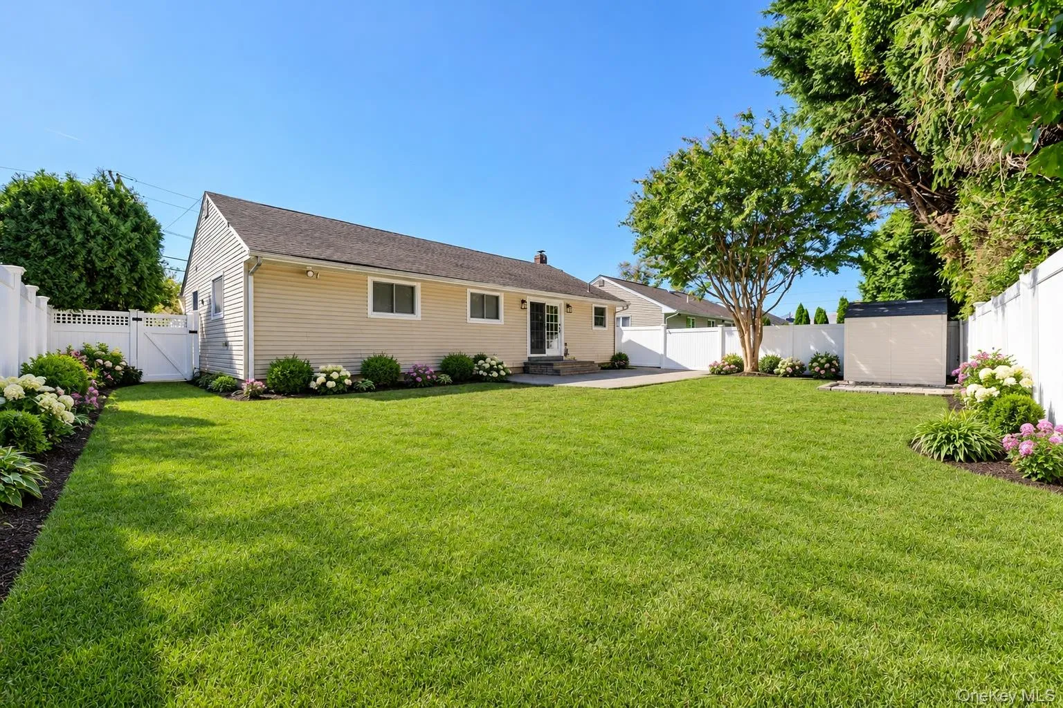 146 Saint Marks Place, Oyster Bay, NY, 3 Bedroom Bedrooms, 7 Room Rooms,1 BathroomBathrooms,Residential Lease,For Rent,Saint Marks,0,1060876 146 Saint Marks Place, Oyster Bay, NY, 3 Bedroom Bedrooms, 7 Room Rooms,1 BathroomBathrooms,Residential Lease,For Rent,Saint Marks,0,1060876