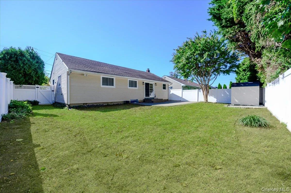 146 Saint Marks Place, Oyster Bay, NY, 3 Bedroom Bedrooms, 7 Room Rooms,1 BathroomBathrooms,Residential Lease,For Rent,Saint Marks,0,1060876 146 Saint Marks Place, Oyster Bay, NY, 3 Bedroom Bedrooms, 7 Room Rooms,1 BathroomBathrooms,Residential Lease,For Rent,Saint Marks,0,1060876