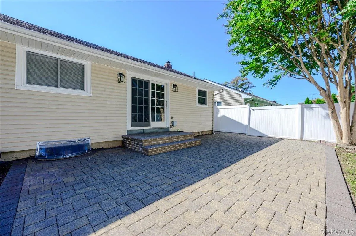 146 Saint Marks Place, Oyster Bay, NY, 3 Bedroom Bedrooms, 7 Room Rooms,1 BathroomBathrooms,Residential Lease,For Rent,Saint Marks,0,1060876 146 Saint Marks Place, Oyster Bay, NY, 3 Bedroom Bedrooms, 7 Room Rooms,1 BathroomBathrooms,Residential Lease,For Rent,Saint Marks,0,1060876