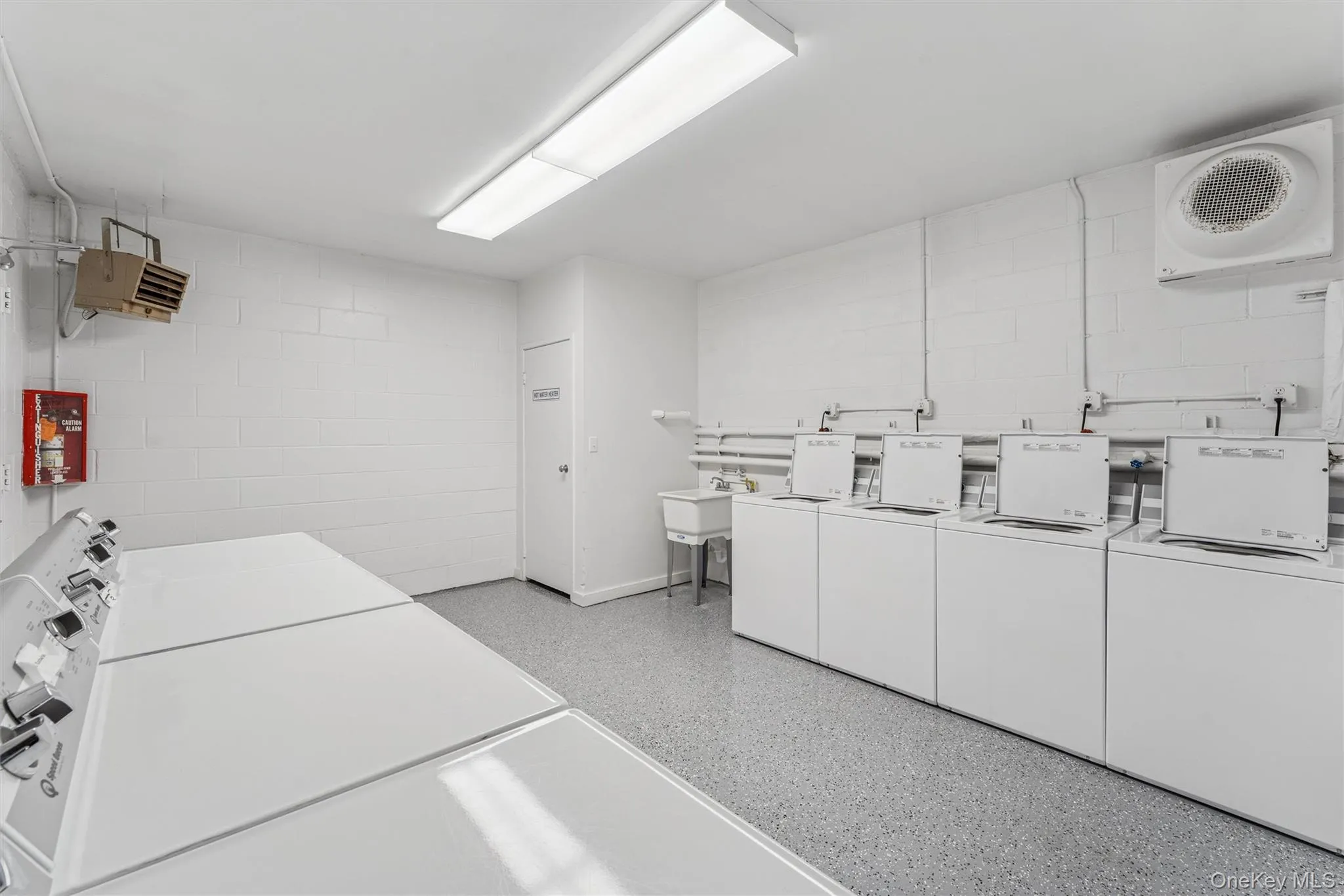 253 Dune Road Unit 69, Southampton, New York 11978