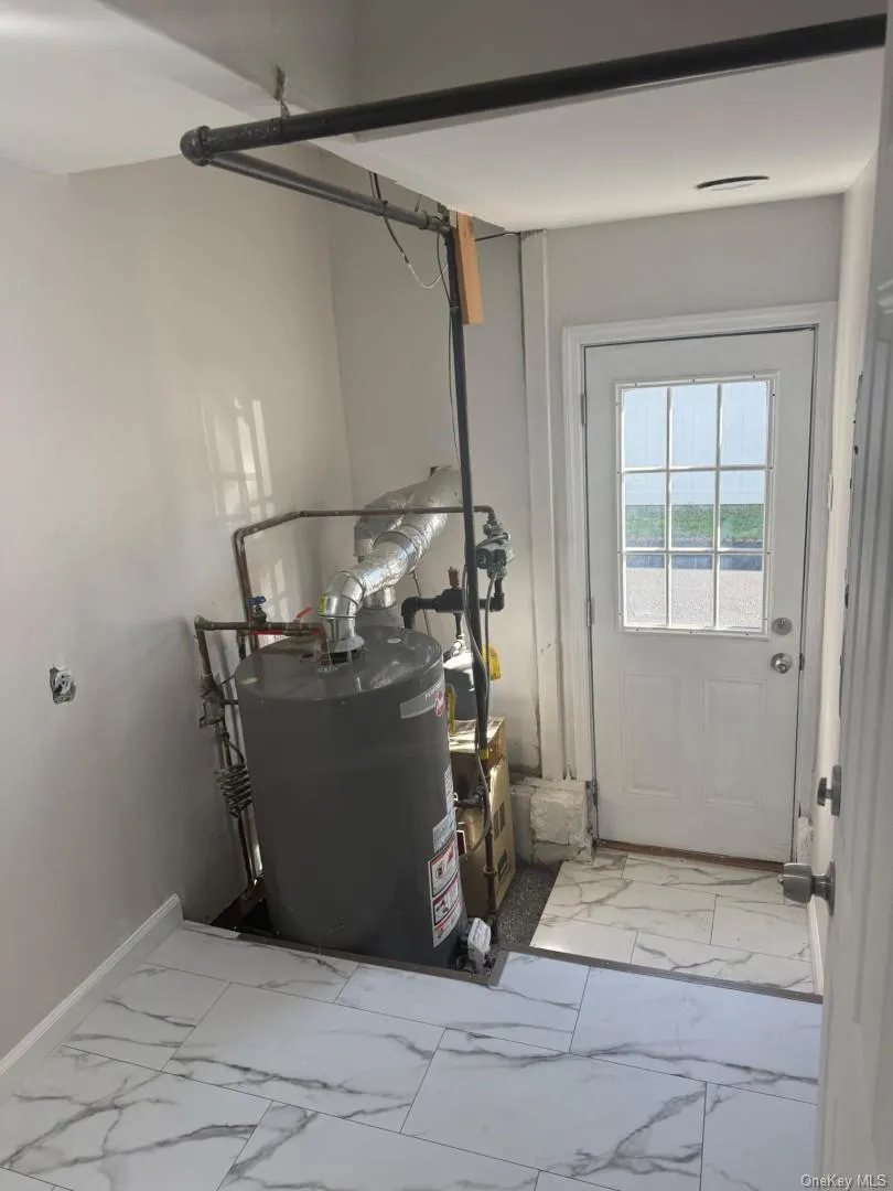 51 Tameling Avenue, Babylon, NY, 5 Bedrooms Bedrooms, 11 Rooms Rooms,2 BathroomsBathrooms,Residential,For Rent,Tameling,0,1060910 51 Tameling Avenue, Babylon, NY, 5 Bedrooms Bedrooms, 11 Rooms Rooms,2 BathroomsBathrooms,Residential,For Rent,Tameling,0,1060910