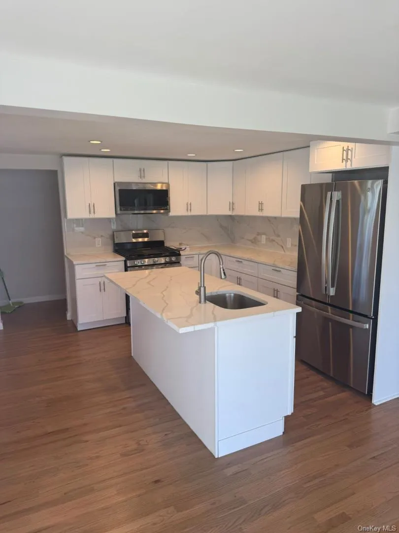51 Tameling Avenue, Babylon, NY, 5 Bedrooms Bedrooms, 11 Rooms Rooms,2 BathroomsBathrooms,Residential,For Rent,Tameling,0,1060910 51 Tameling Avenue, Babylon, NY, 5 Bedrooms Bedrooms, 11 Rooms Rooms,2 BathroomsBathrooms,Residential,For Rent,Tameling,0,1060910