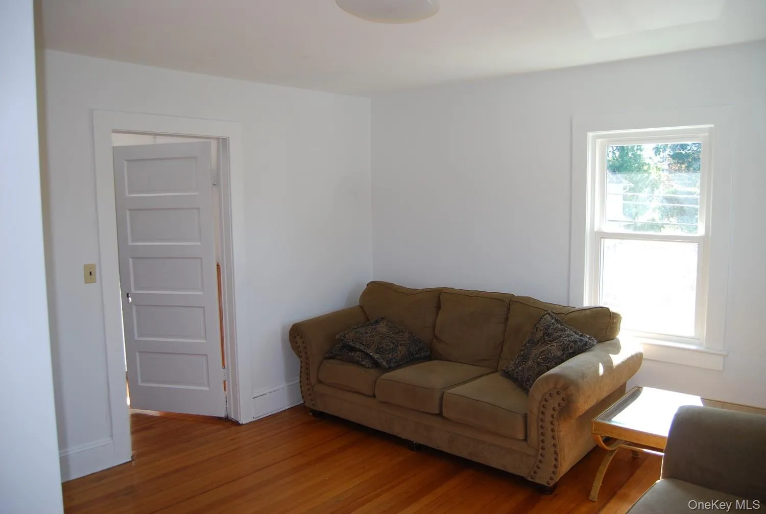 62 Cross Street, Oyster Bay, NY, 1 Bedroom Bedrooms, 3 Room Rooms,1 BathroomBathrooms,Residential Lease,For Rent,Cross,0,1060913 62 Cross Street, Oyster Bay, NY, 1 Bedroom Bedrooms, 3 Room Rooms,1 BathroomBathrooms,Residential Lease,For Rent,Cross,0,1060913