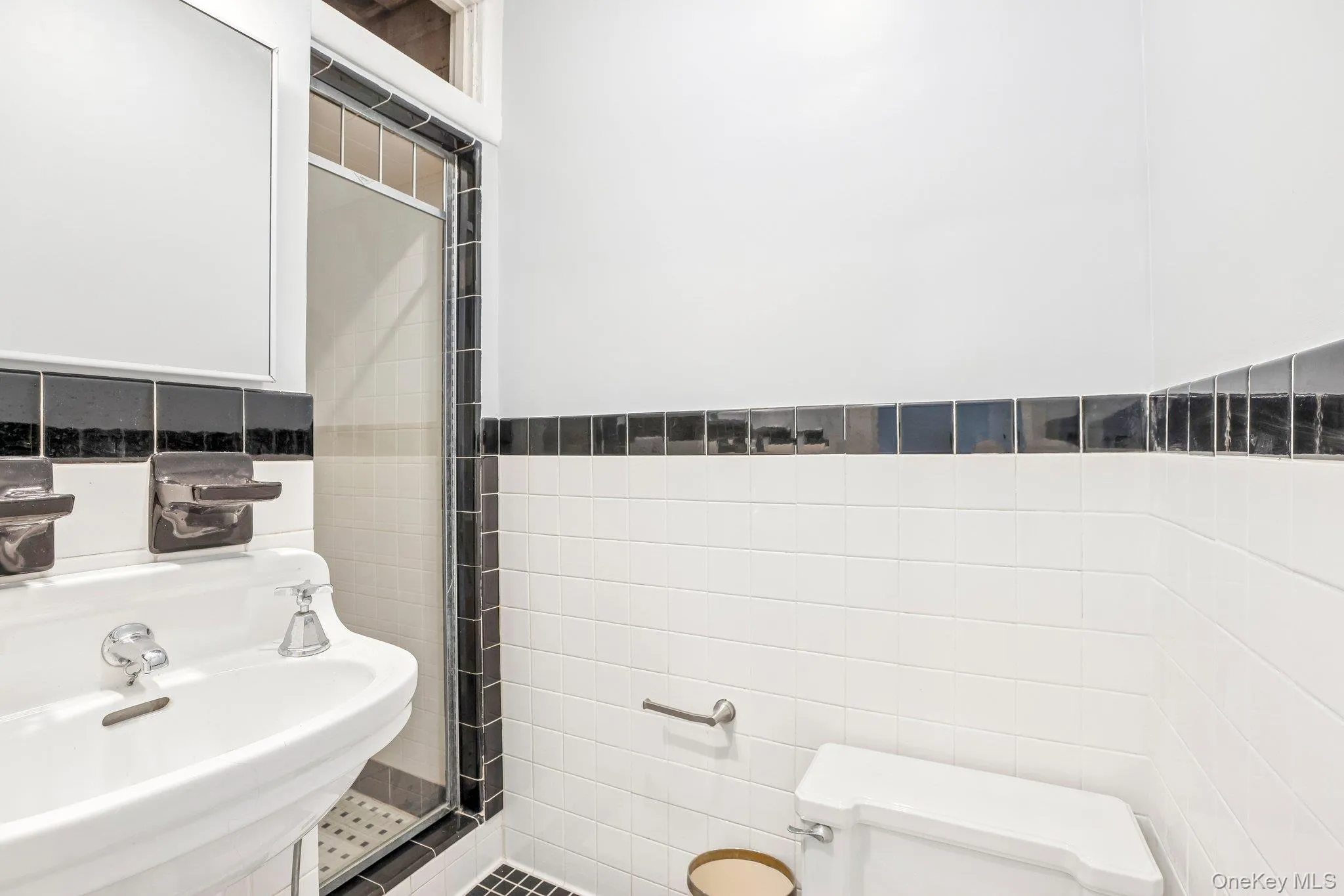 131 Esplanade, Mount Vernon, NY, 6 Bedrooms Bedrooms, 12 Rooms Rooms,5 BathroomsBathrooms,Residential,For Rent,Esplanade,0,1060917 131 Esplanade, Mount Vernon, NY, 6 Bedrooms Bedrooms, 12 Rooms Rooms,5 BathroomsBathrooms,Residential,For Rent,Esplanade,0,1060917