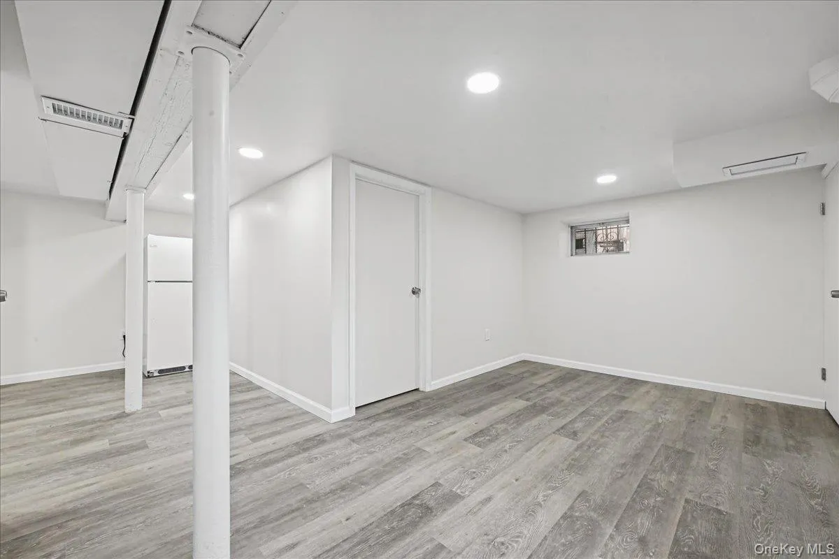 179-12 145th Road, New York, NY, 3 Bedrooms Bedrooms, 6 Rooms Rooms,2 BathroomsBathrooms,Residential,For Rent,145th,0,1060928 179-12 145th Road, New York, NY, 3 Bedrooms Bedrooms, 6 Rooms Rooms,2 BathroomsBathrooms,Residential,For Rent,145th,0,1060928