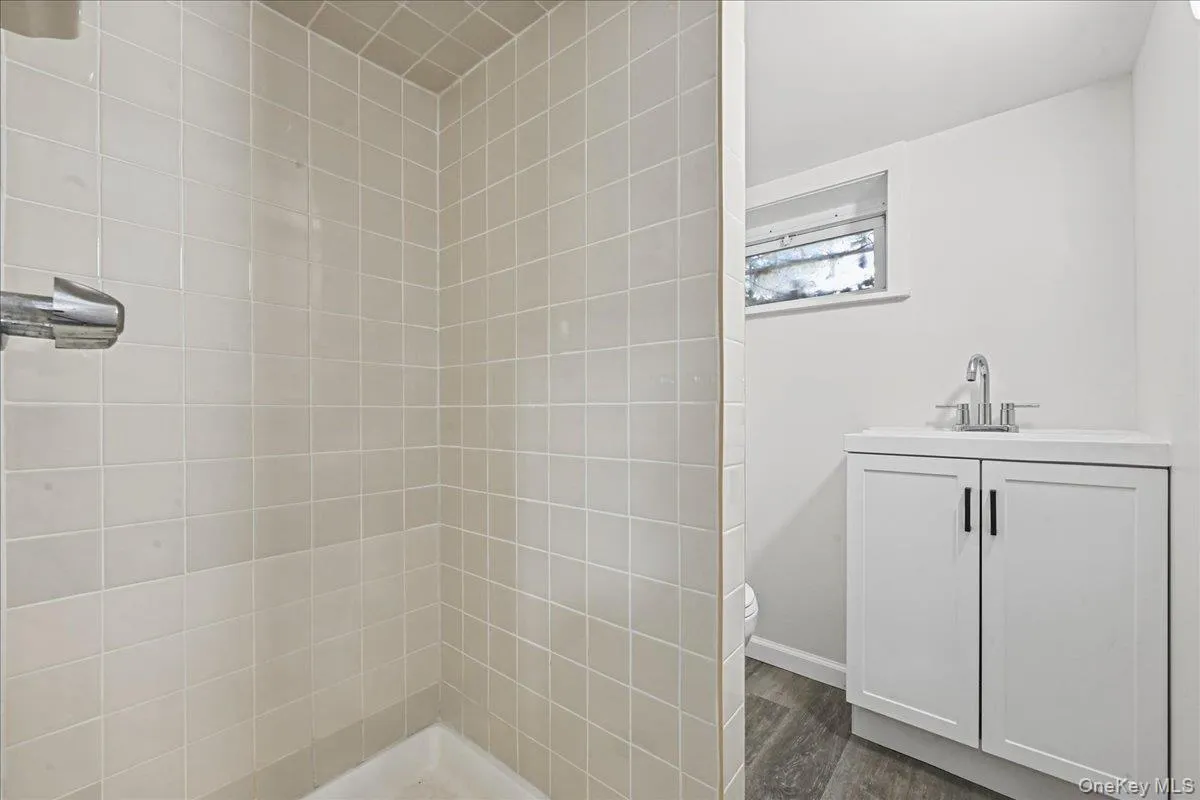 179-12 145th Road, New York, NY, 3 Bedrooms Bedrooms, 6 Rooms Rooms,2 BathroomsBathrooms,Residential,For Rent,145th,0,1060928 179-12 145th Road, New York, NY, 3 Bedrooms Bedrooms, 6 Rooms Rooms,2 BathroomsBathrooms,Residential,For Rent,145th,0,1060928