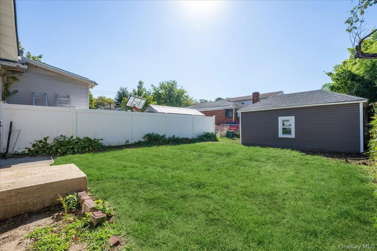 179-12 145th Road, New York, NY, 3 Bedrooms Bedrooms, 6 Rooms Rooms,2 BathroomsBathrooms,Residential,For Rent,145th,0,1060928 179-12 145th Road, New York, NY, 3 Bedrooms Bedrooms, 6 Rooms Rooms,2 BathroomsBathrooms,Residential,For Rent,145th,0,1060928